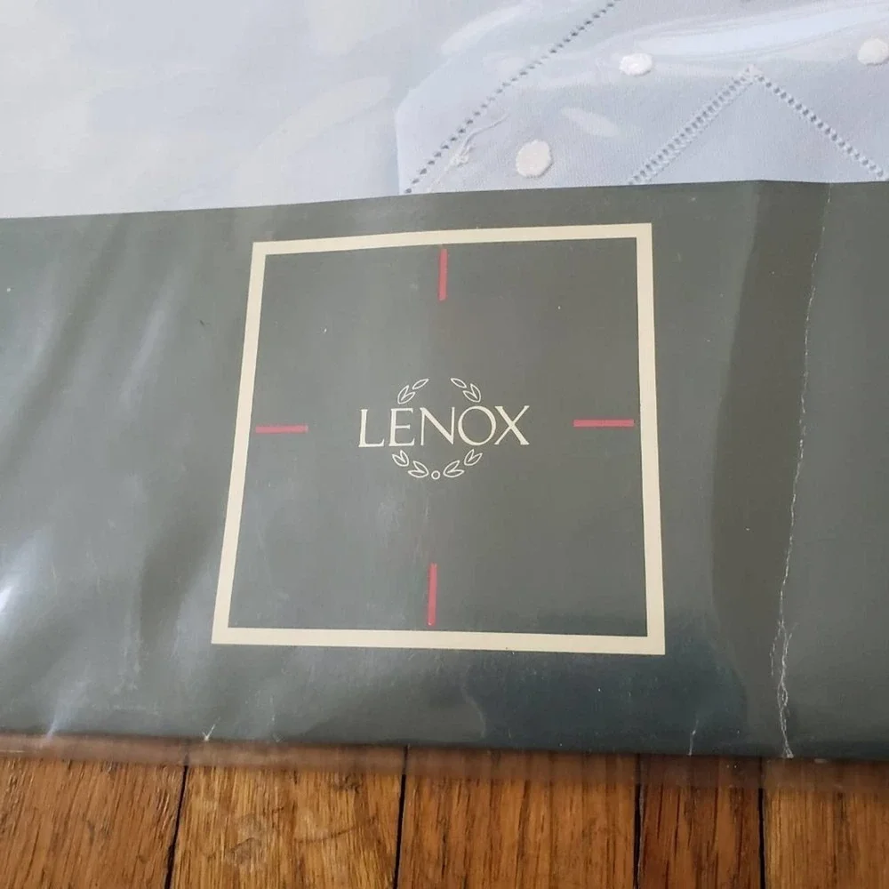 Vintage Lenox Placemat Setting w/ Matching Napkins Blue w/ White (2 Sett…